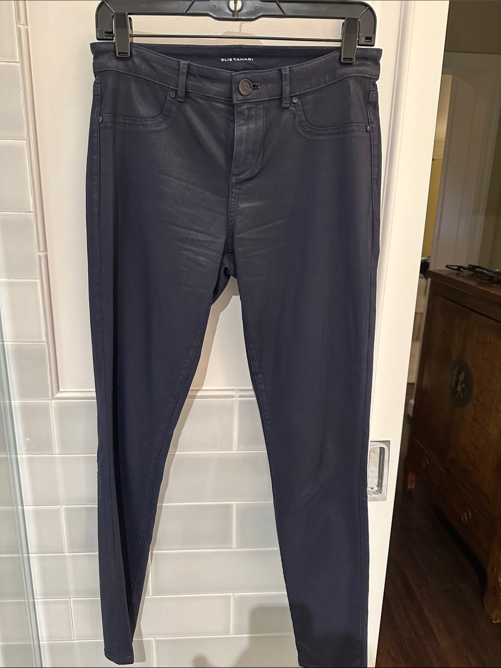 Elie Tahari Dark Navy Coated Skinny Jeans Sz 6 - barely worn